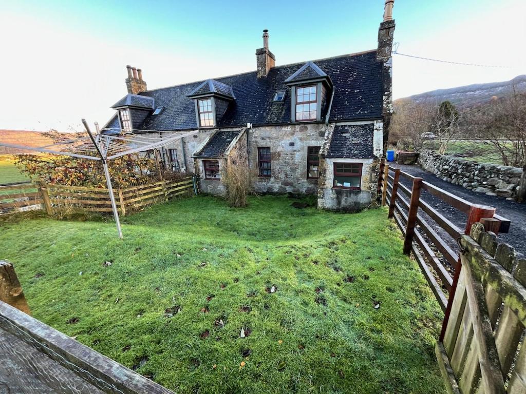 Quirky Highland Cottage With Stunning Views Fearn Lodge Exteriér fotografie